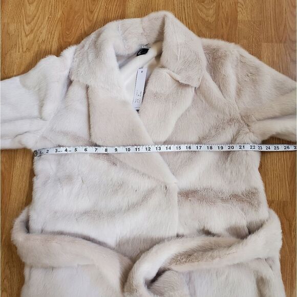 Love Token BENTLEY FAUX FUR TIE WRAP JACKET - Picture 12 of 16